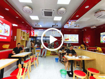 東城‘銀山大街’現炒木桶飯轉讓【平均營業額5000+，對面萬達廣場，商業街客流量大，住宅人口密集】