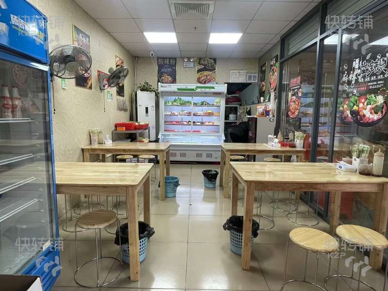 清溪浮崗市場南②門麻辣燙轉讓【市場出入口，美食街地段、人流量大，鄰近多個商場】
