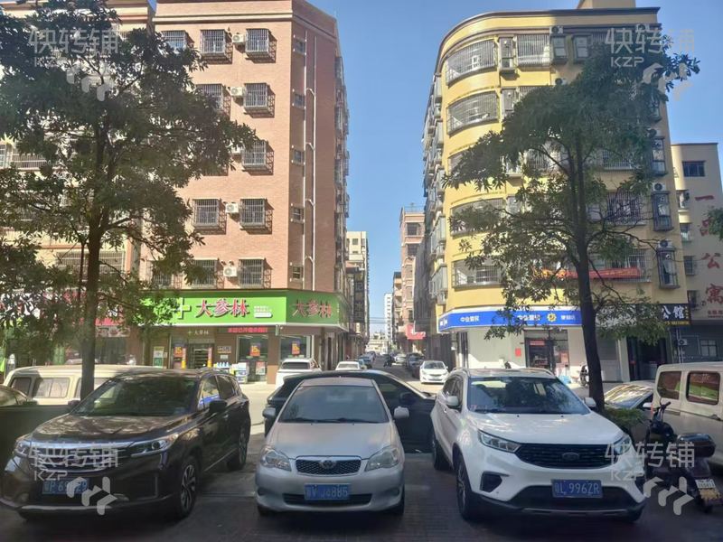 惠州文福路園洲花園北冷飲店或空鋪轉讓【周邊高端小區圍繞、靠近學校、住宅密集、人流量大、合適做很多行業】