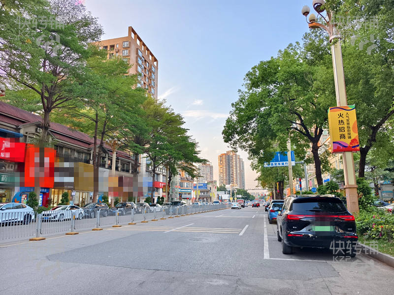黄江环城路‘眼镜店’转让/可空转【旁边天虹商场、星光城、富人集中区、空铺适合行业多】