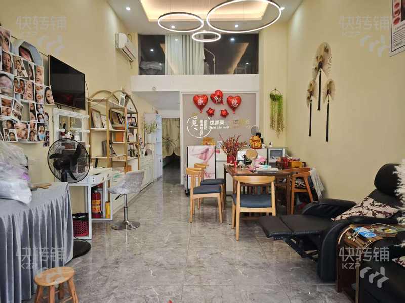 南城萊蒙附近美容美甲店轉讓【上下兩層，近夜市美食街，附近寫字樓，住戶多】