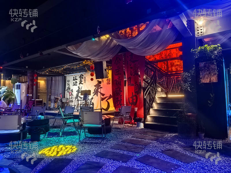 清溪三中順峰路‘小酒館’轉(zhuǎn)讓【當(dāng)?shù)鼐蹠蚩衢T地點、大王山腳下、無競爭、物流園、工業(yè)園集中、有穩(wěn)定客源】