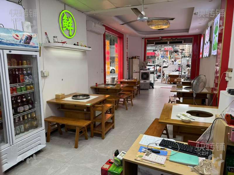 清溪中心商業街餐飲店轉讓【轉角位置，曝光量大，住宅集中，旁邊有小區，商場、市場、酒店等，可空鋪無行業限制】