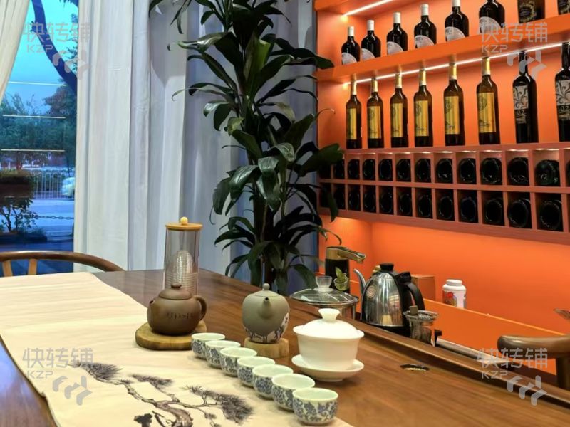 廣州市番禺區橋南‘酒莊’轉讓或出租【可空鋪做其他，背靠高端別墅區、附近人口集中、停車方便】