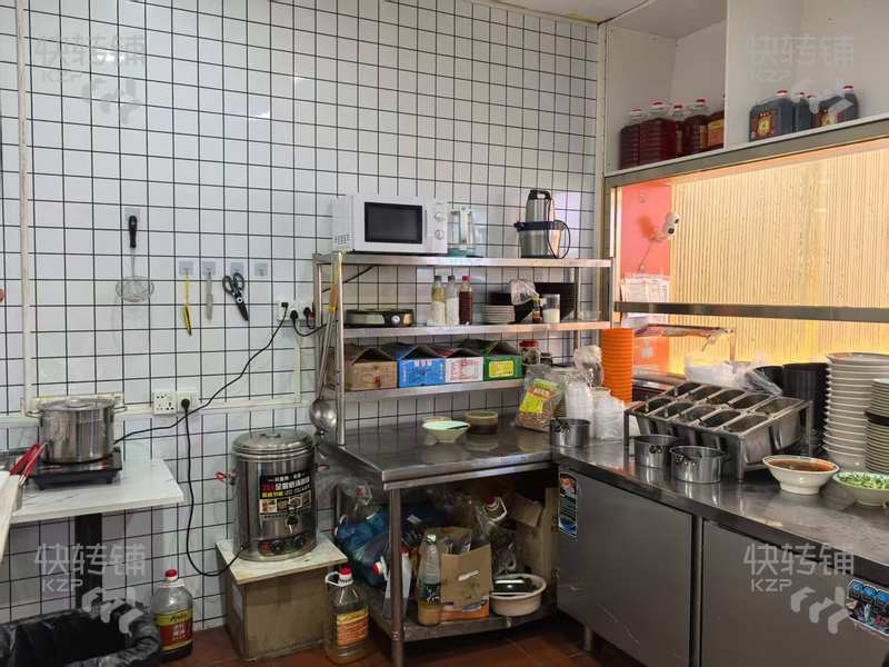 东城温塘万正广场旁米粉店转让【周边有商场、商业街、公寓住宅，人流量大】