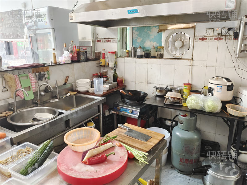 萬江‘蓮豐花園’餐飲店轉讓【租金便宜、住宅樓下、穩定盈利的、周邊小區住宅大廈多、合適各種餐飲行業】