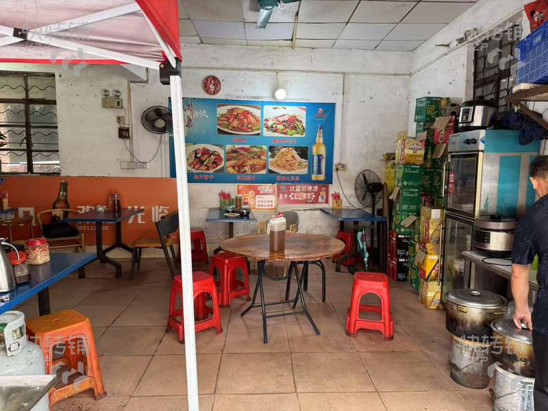 佛山順德快餐早餐店轉(zhuǎn)讓【附近都是家具廠，大大小小的工廠，還有小區(qū)，學(xué)校幼兒園，周邊工業(yè)區(qū)和住宿區(qū)圍繞】