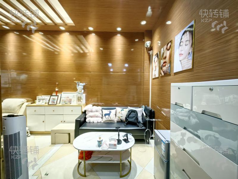 中堂‘萬和百貨’附近美容美甲店轉讓【左邊鴻星爾克，右邊口腔診所，對面愛依服，住宅區集中，可以做其他行業】