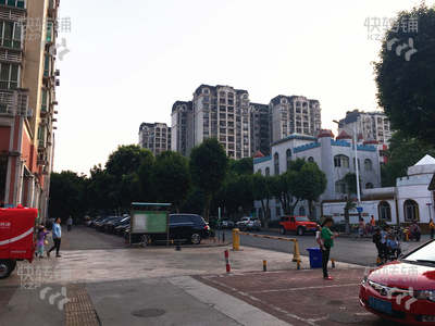 禅城张槎小区出入口盈利中便利店生意转让