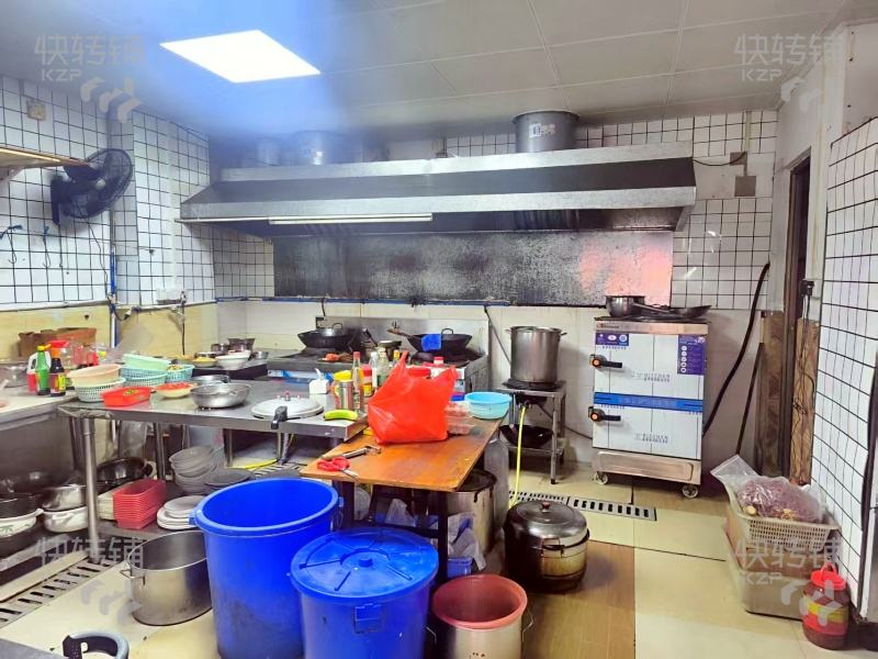 中堂‘華家購物廣場旁‘夜宵大排檔轉讓【長達6年老店、老客戶多、月盈利3-4萬 還有上漲空間、處夜市街、主街十字路口、人流量巨旺】