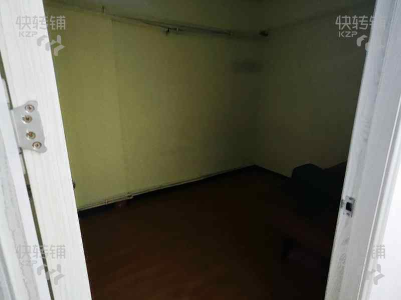 東城育華路祥興大廈空鋪招租【周邊住宅密集，上下兩層、無轉讓費用，除餐飲不能做沒有行業限制】