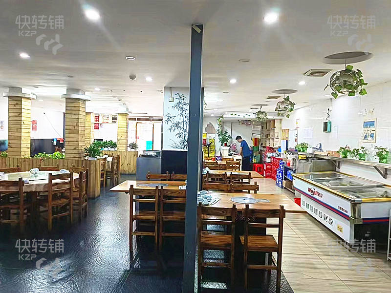 深圳觀瀾餐飲店轉讓【三叉路口處，門口停車方便，多個車位，周邊工業區和住宅密集】