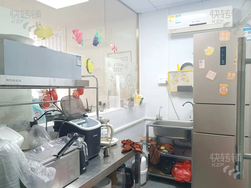 低價急轉！！！常平綠地商業廣場空鋪轉讓【上下兩層半，附近小區住宅、商場等圍繞，全新精裝修，同行接手即可營業，可空鋪】