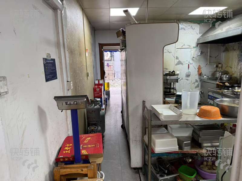清溪中心商業街餐飲店轉讓【轉角位置，曝光量大，住宅集中，旁邊有小區，商場、市場、酒店等，可空鋪無行業限制】