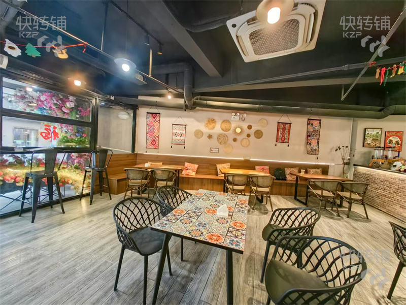 鳳崗‘錦龍小區’日咖夜酒、休閑餐吧轉讓【周邊全是高端小區，富人區，適合各種餐飲項目入駐】