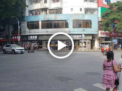顺德乐从新世纪商业中心服装店旺铺转让（可空转）