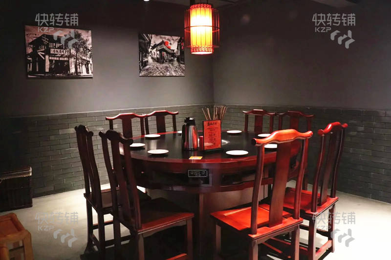 鳳崗宏盈工業(yè)區(qū)火鍋店轉(zhuǎn)讓【轉(zhuǎn)角位、停車場(chǎng)進(jìn)入口處、大眾園酒店旁、幾大小區(qū)圍繞、近鄰深圳】