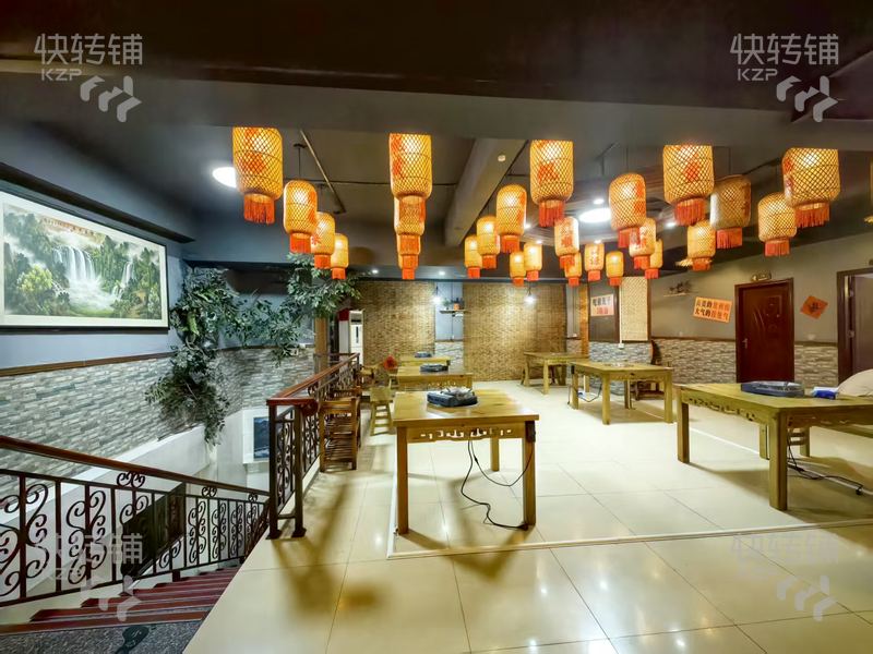長安‘靖海東路’ 地攤酸湯火鍋店空鋪轉讓【豐潤購物廣場斜對面、對面東方雅苑小區、周邊大廠區多，停車方便】