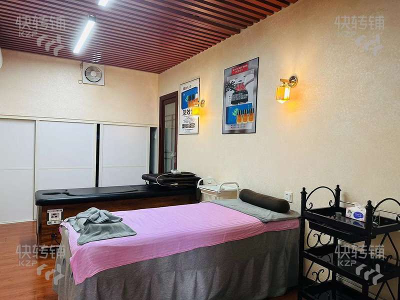 萬江’陽光海岸‘美容養(yǎng)生館轉(zhuǎn)讓【會員400+大型住宅樓下、多個高端小區(qū)、幼兒園】