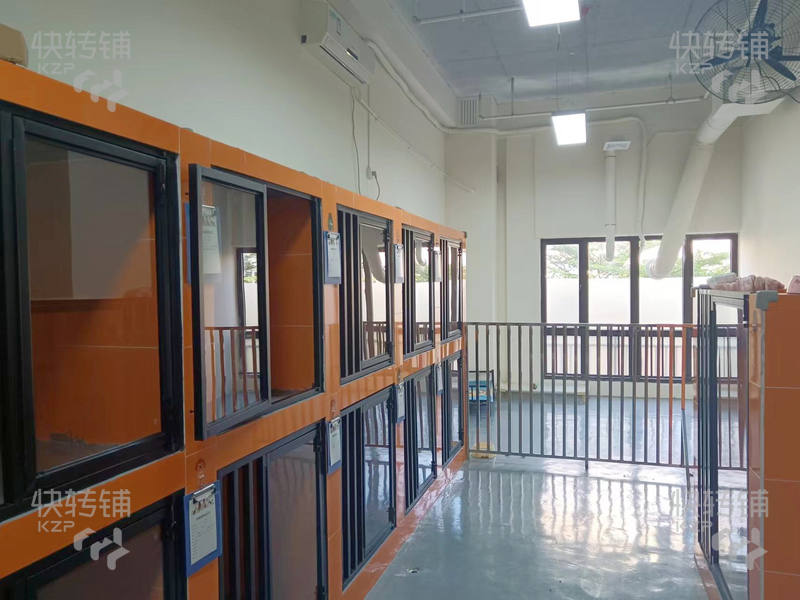 低價急轉！！！常平綠地商業廣場空鋪轉讓【上下兩層半，附近小區住宅、商場等圍繞，全新精裝修，同行接手即可營業，可空鋪】