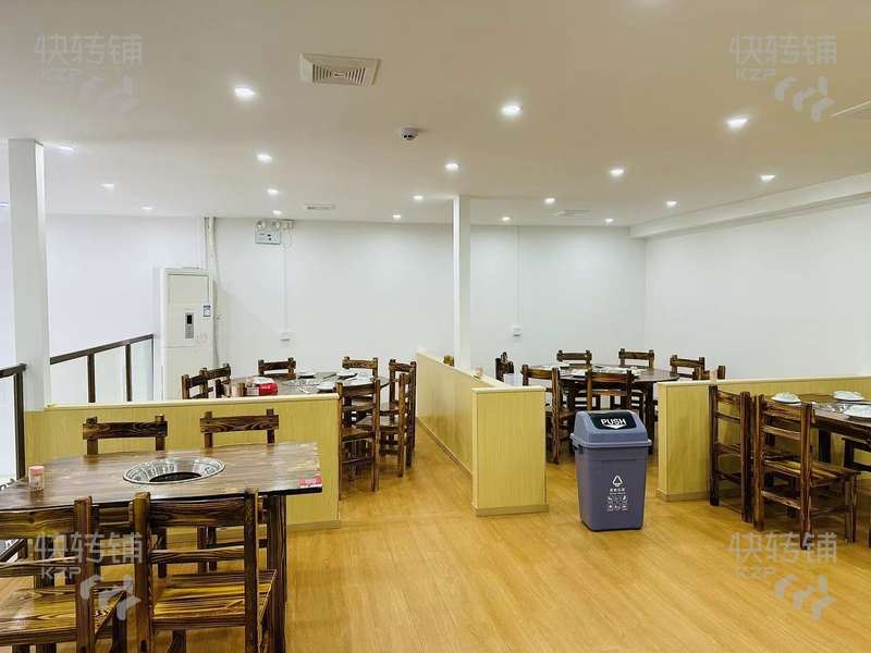 急转包押金。南城‘众利路’餐饮火锅店转让【处美食商业街、招牌醒目、以工业园、酒店公寓、小区为主，上下两层】