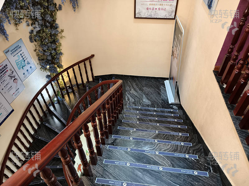大嶺山’西正路‘美容養(yǎng)生館轉(zhuǎn)讓【9年以上老店、回頭客多、對面大嶺山中學(xué)、小區(qū)集中】