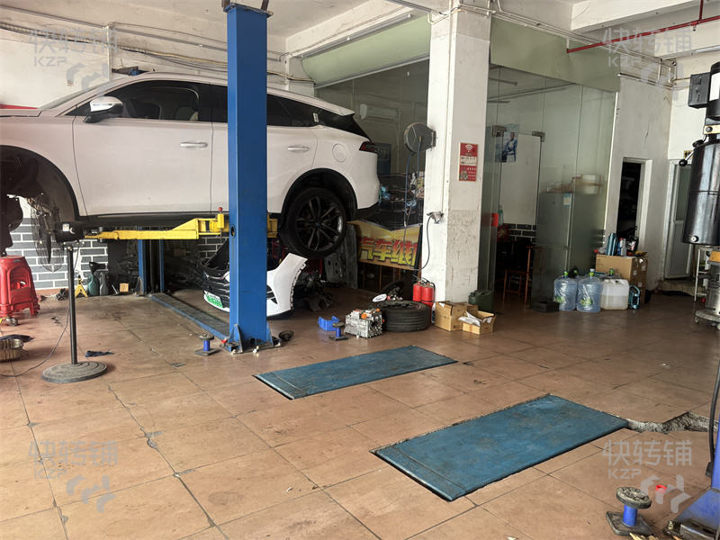 塘廈“塘天南路”汽車維修店轉(zhuǎn)讓【三門面，靠近路邊，來往車流量大，附近工業(yè)區(qū)、公寓住宅圍繞，合適各種汽車美容維修項目】