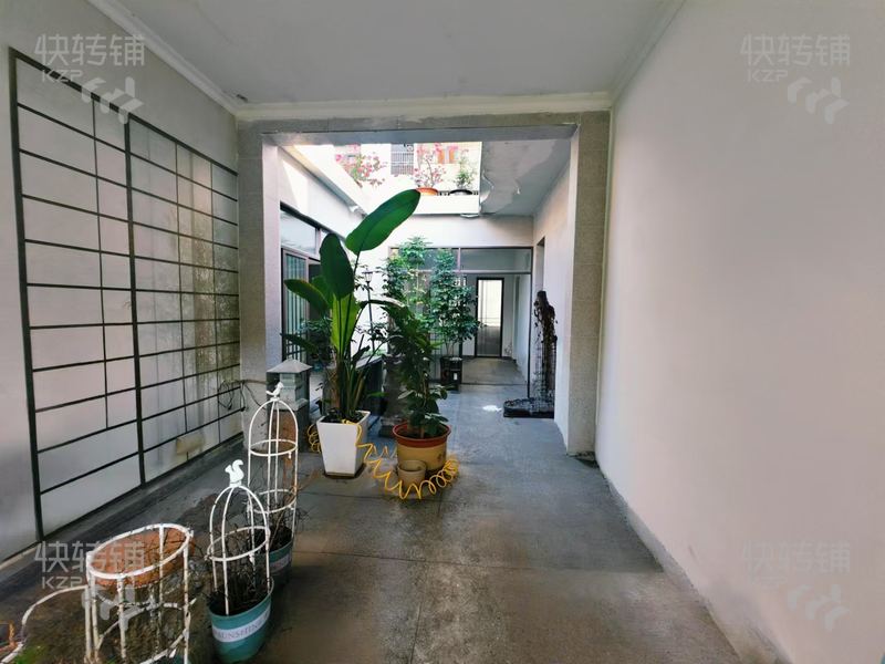 樟木頭康寶街獨棟'咖啡店'轉(zhuǎn)讓【緊挨著天和百貨、4年老店、上下四層、生意穩(wěn)定】