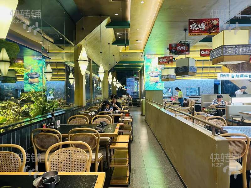 厚街廣場旁加盟餐飲店轉(zhuǎn)讓【廣場出入口位置、全新裝修、上下兩層、經(jīng)營不限餐飲行業(yè)、重投入撿漏價(jià)】