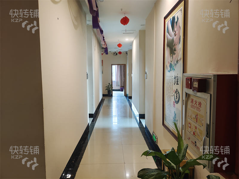 東城’高田坊商業街‘旺鋪招租/可分租【這條街人氣旺，一鋪難求、挨著萬達、天寶地鐵、附近大型小區住宅區多、適合各種加盟入駐】