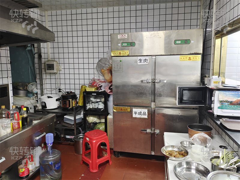 南城“鴻福西路”KFC旁餐飲店轉讓【裝修新、商場門口處、旁地鐵口、對面網紅街、住宅寫字樓多、人流量大】
