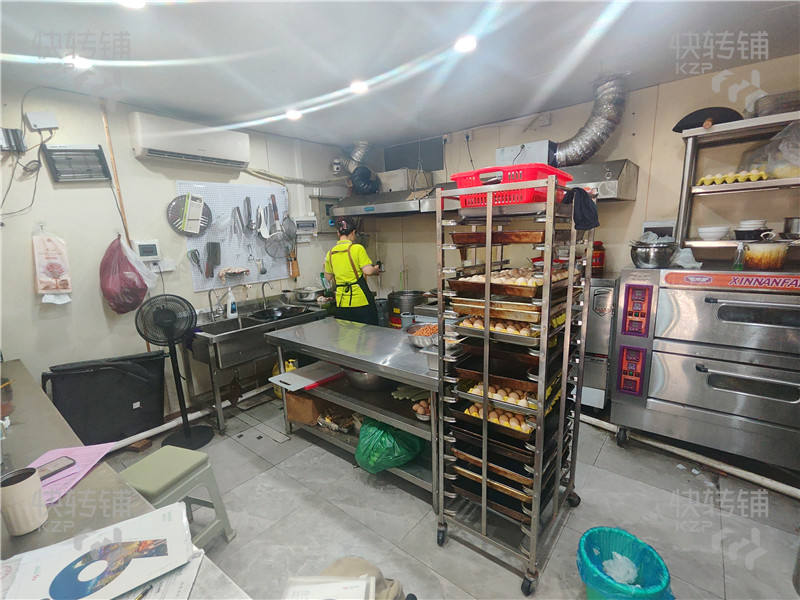 低價急轉！給錢就轉！東城理工學院‘快餐店’轉讓【學校門口、美食街、正對教學樓、周邊住宅小區密集】