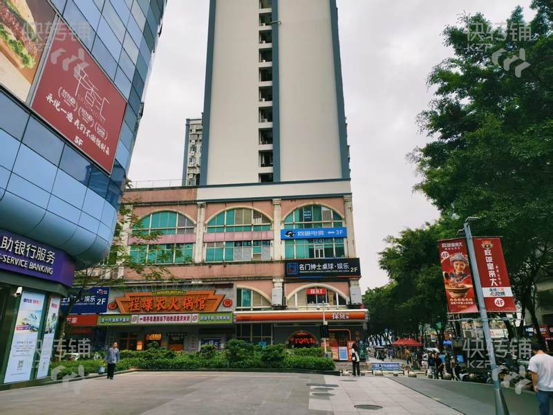 宝安新安海雅缤纷城旁火锅店转让【商场旁边、周边以写字楼、住宅区为主、豪华投入】