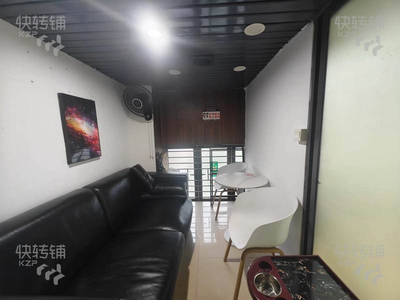 長(zhǎng)安宵邊冷飲店轉(zhuǎn)讓【處高端小區(qū)門(mén)口、多個(gè)小區(qū)、緊挨著農(nóng)民公寓、商業(yè)夜市街】
