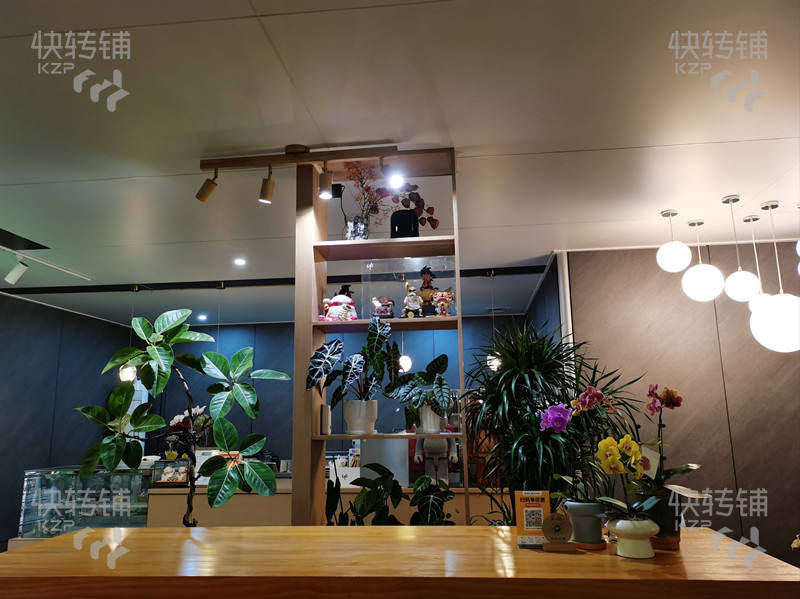 大朗‘富民中路’网红咖啡馆/餐厅转让【大润发、长盛广场、大和购物广场对面、镇中心商圈、消费集中】