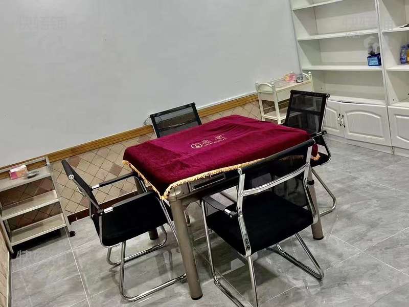 石龍‘裕興路’桌球棋牌轉讓【高端小區住宅環繞、沃爾瑪、屬商業中心、樓下專屬停車場】