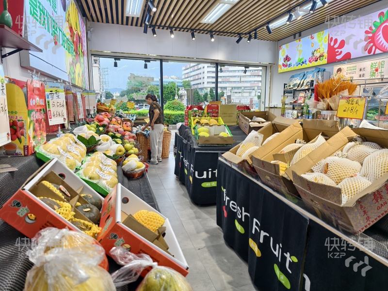 虎門‘中天悅府’水果店轉讓【挨著轉角位、十字路口，小區門口旁，停車場出入口處，對面是北柵小學、偉才幼兒園，人流量大】
