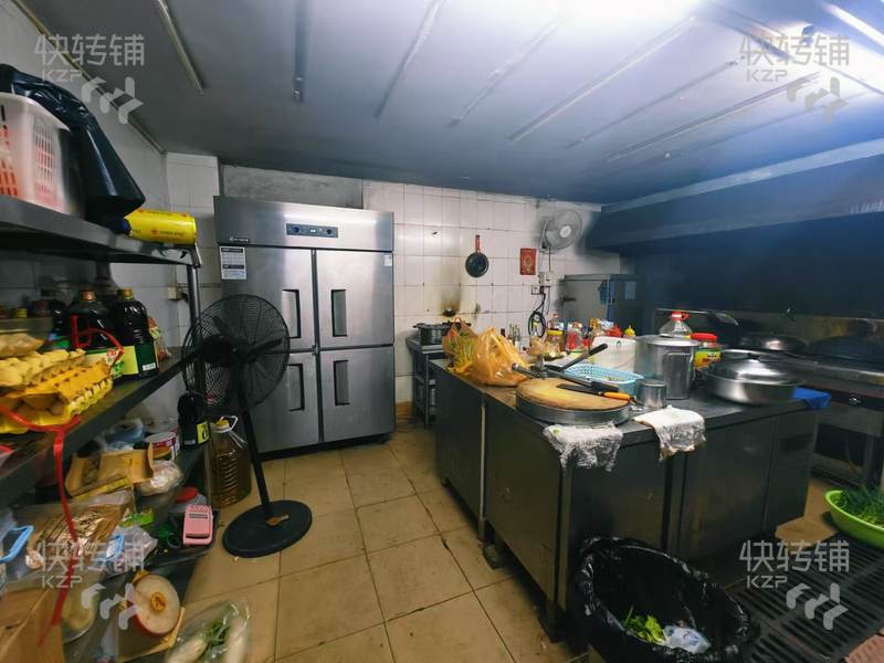 寮步鎮龍泉路夜宵店3.8w低價轉讓+門口空地出租做早餐【夜市街、工業區，附近住宅、公寓集中，門口可以外擺，人流穩定】