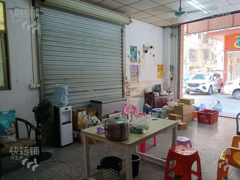 寮步萬科湖畔花園對面驛站轉讓【小區門口對面，附近樓上都是公寓住宅，雙面門拐角位置】