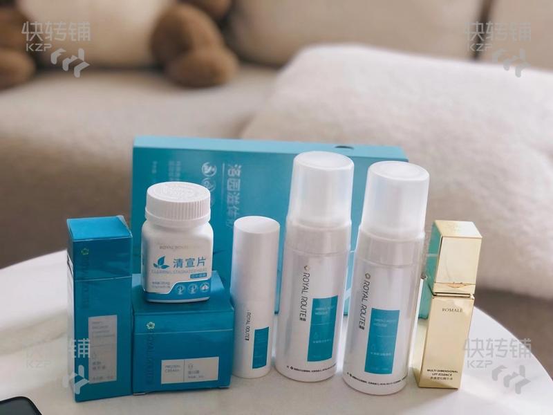 南城蜂匯廣場美容工作室轉讓【樓下就是商鋪廣場，人流量大，美團評分高，口碑好 】
