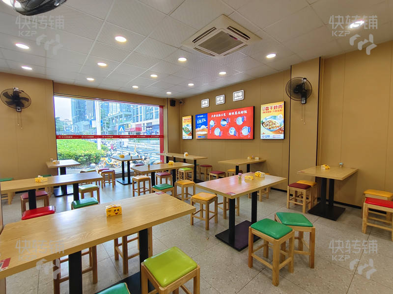 南城UCC匯金中心‘餐飲店’轉讓【日營業額3000+、周邊全是高端寫字樓大廈、小區圍繞、有固定熟客】