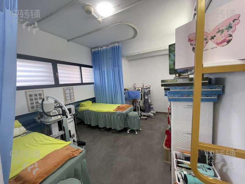 佛山三水区南丰大道美容院转让【保利小区门口，周边全小区围绕，商圈人气旺，适合做多种行业】