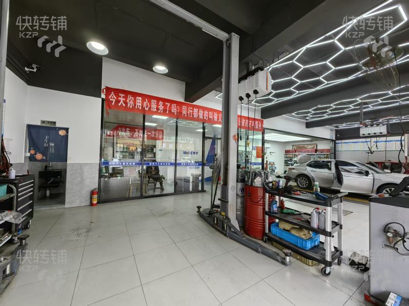 謝崗振興大道‘汽修店’轉讓【交叉口處、每天進店20-30臺車，租金便宜，門口停車位充足】