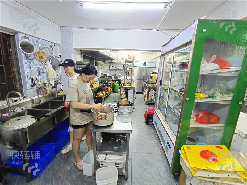 麻涌‘大步公園’對面餐飲店底價急轉【處住宅區、近紅綠燈、十字路口處，客流量車流量大】