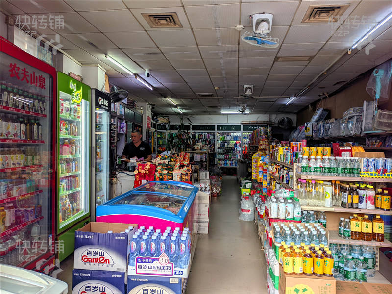 厚街鎮(zhèn)珊美大道便利店轉讓【小區(qū)入口對面、周邊都是住宅、附近辦公寫字樓多】可空鋪
