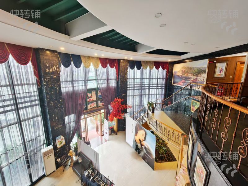 石排鎮埔心村蓮湖路碧水云天住宅小區西餐廳轉讓【路口轉角位置，獨棟商鋪，上下兩層，門口停車場，人口密集】