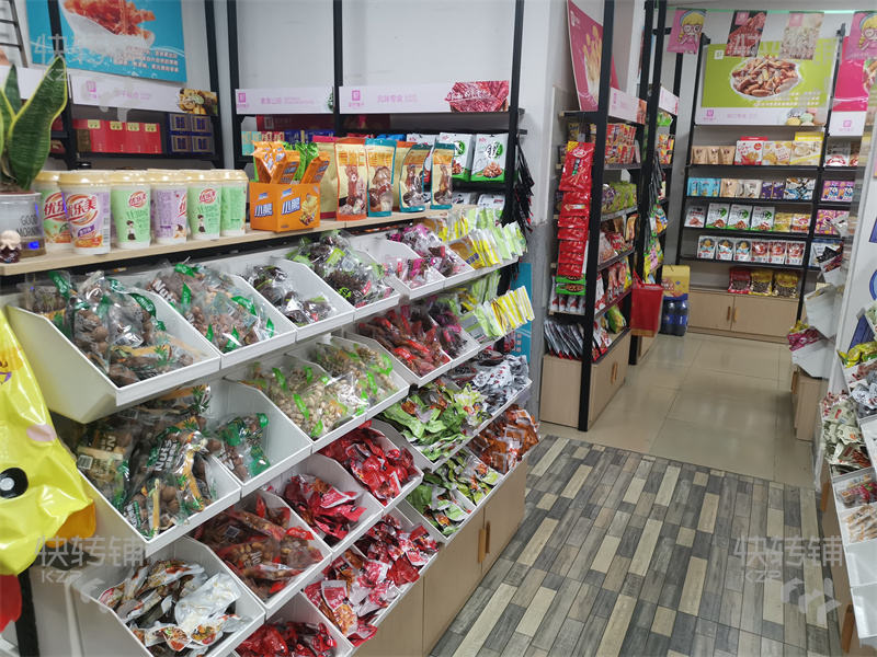 塘廈三正世紀新城加盟零食店空鋪轉讓【雙門面，上下兩層（樓上5間房可住人休息），多個工業(yè)區(qū)、小區(qū)住宅圍繞，門口可外擺或出租】