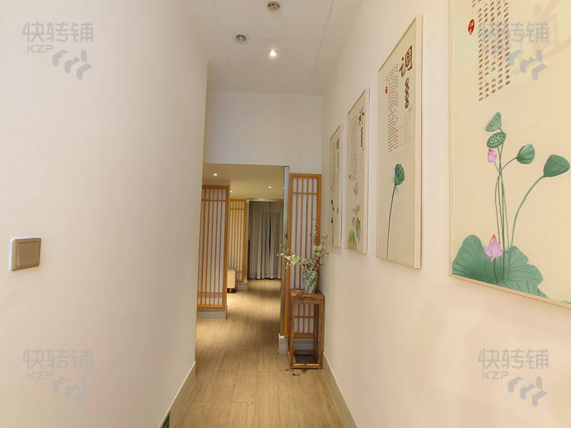東城‘萬達(dá)廣場’美容養(yǎng)生館轉(zhuǎn)讓【萬達(dá)公館出入口，一共三層，常到店客人消費能力強(qiáng)，住宅人口密集】