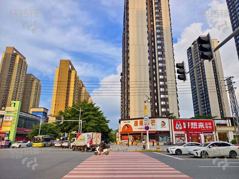 寮步‘金兴路’水果店转让【大转角位、小区大门口、豪华装修、几大小区入住率高、近松山湖华为】