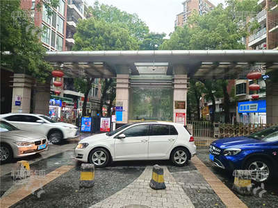 东城景湖春晓‘美宜佳’转让【小区正门进出口、经营多年、客源稳定、高端小区、营业额3500+】